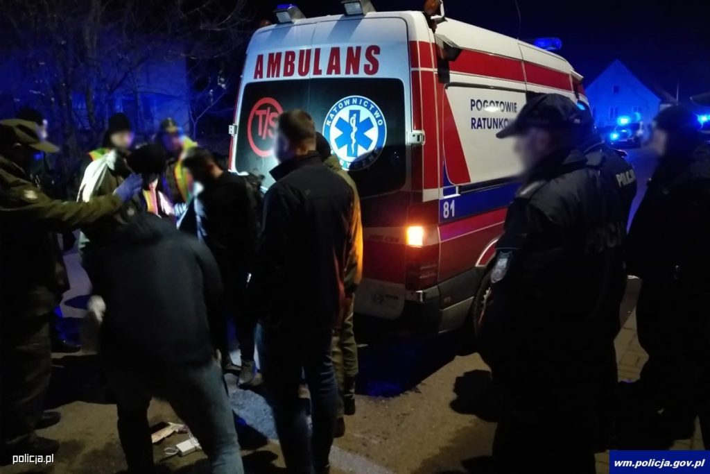 В Польше нелегалов перевозили в микроавтобусе, замаскированном под "скорую" (ФОТО) 2