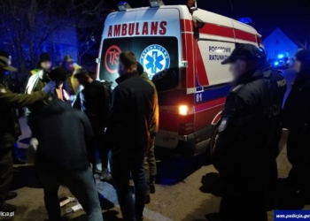 В Польше нелегалов перевозили в микроавтобусе, замаскированном под “скорую” (ФОТО)