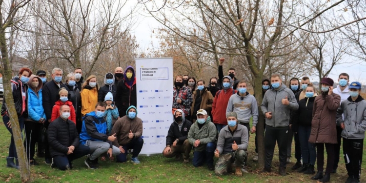 Где в будущем будет сквер «Янтарный»: неравнодушные николаевцы провели ЭКОтолоку (ФОТО)