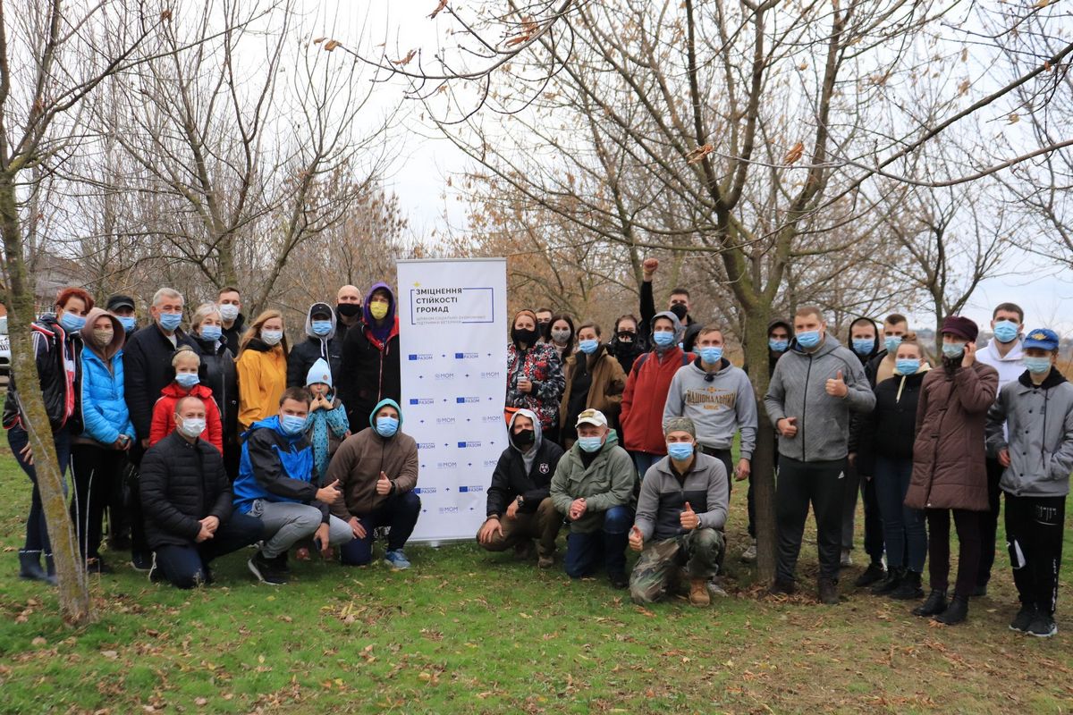 Где в будущем будет сквер «Янтарный»: неравнодушные николаевцы провели ЭКОтолоку (ФОТО)