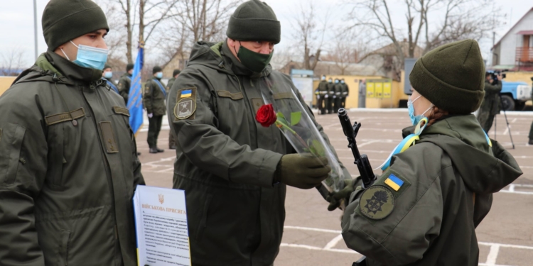 В Николаеве призывники-нацгвардейцы присягнули на верность украинскому народу (ФОТО)