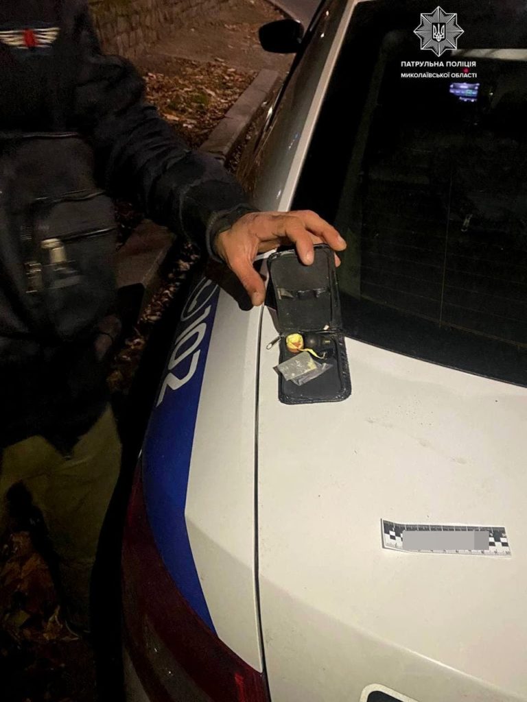 В Николаеве ночью патрульные задержали двух горожан с наркотиками (ФОТО) 3