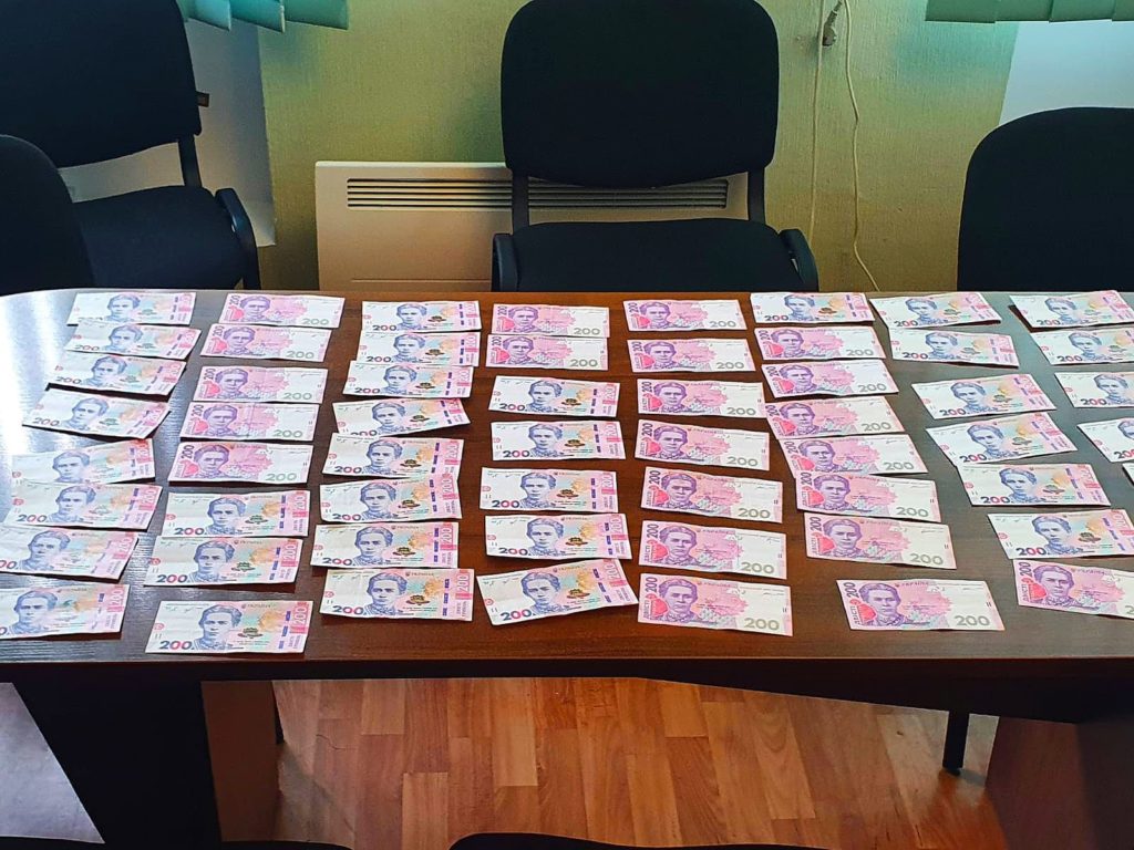 В Николаевской области задержали мужчину, который пытался дать 15 тыс.грн. взятки полицейскому (ФОТО) 3