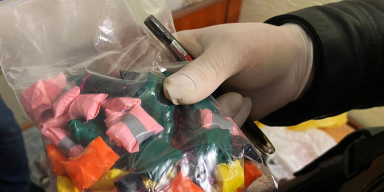 Каннабис, альфа-PVP, MDMA и амфетамин: в Николаеве полиция задержала «закладчика» (ФОТО)