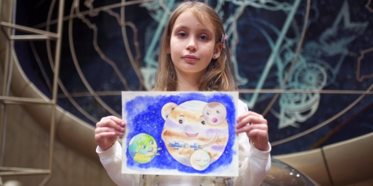 Рисунок юной украинки полетит в космос – его нанесут на ракету (ФОТО, ВИДЕО)