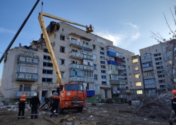 Под завалами дома в Новой Одессе обнаружили женщину без сознания (ФОТО)