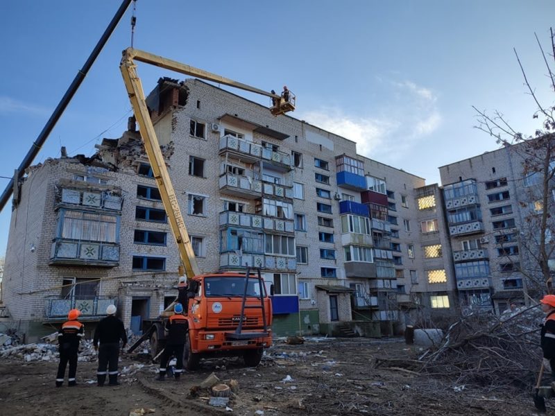 Из под завалов дома в Новой Одессе достали тело погибшей женщины (ВИДЕО)