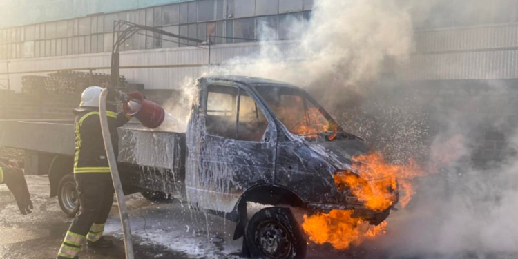 В Николаеве сгорел грузовой автомобиль (ФОТО)