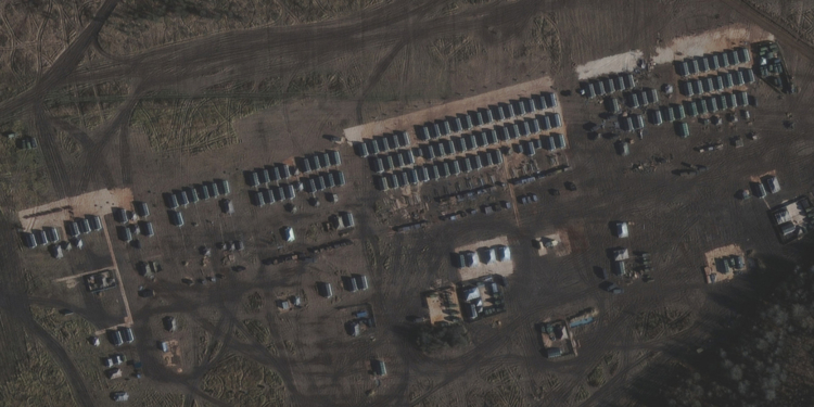 СМИ показали скопление российских войск у границ Украины (ФОТО)