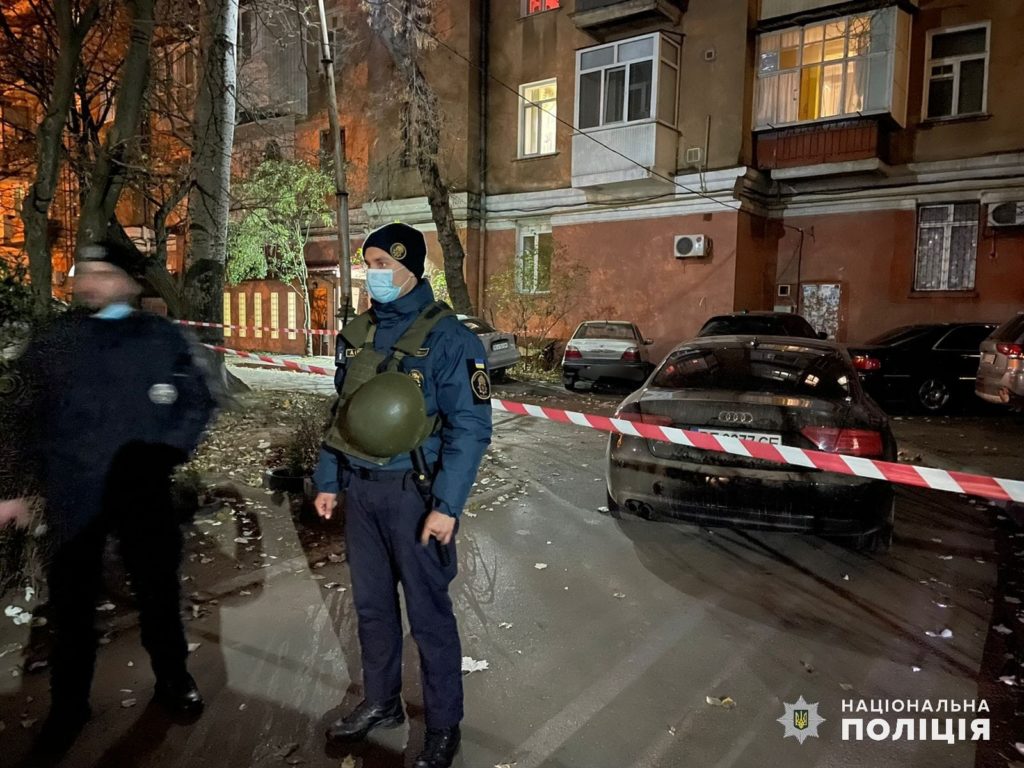 В центре Николаева поздним вечером стреляли: один человек убит, второй ранен, найдено охотничье ружье (ФОТО) 5
