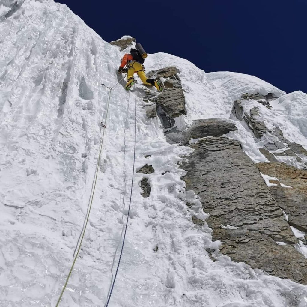 Украинские альпинисты первыми в истории поднялись на неприступную вершину в Гималаях (ФОТО) 3