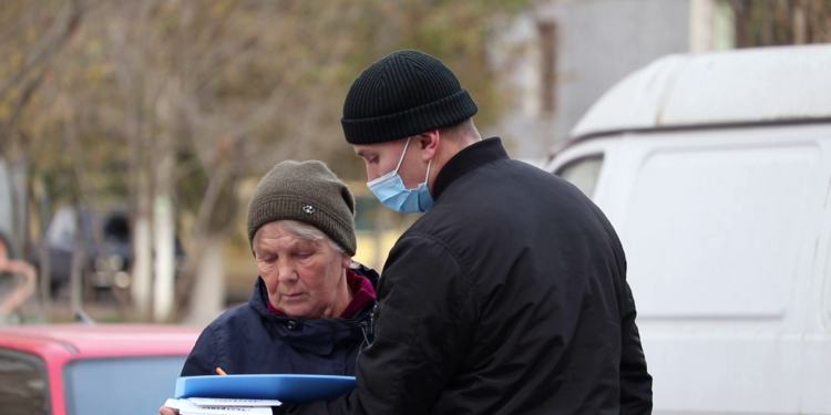 На Намыве в Николаеве собирали подписи против завода-загрязнителя “Экотранс” (ФОТО)
