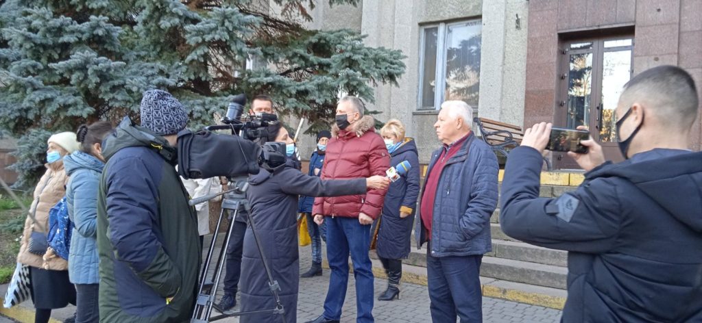 В Первомайске Николаевской области родители школьников протестовали против дистанционного обучения (ФОТО) 8