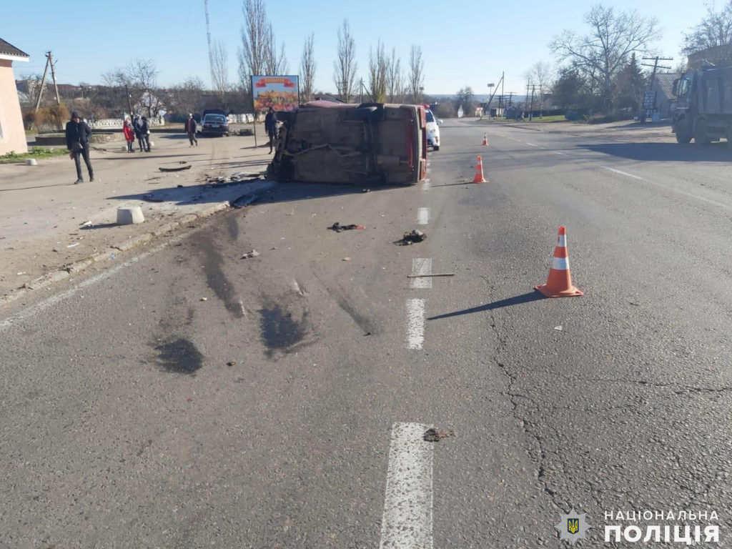 Полиция Николаевщины ищет свидетелей ДТП в Вознесенском районе, в котором пострадали двое (ФОТО) 8