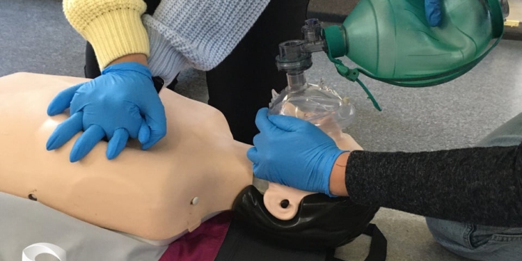 В Николаеве началась серия бесплатных курсов медицинской помощи. Можно записаться (ФОТО)