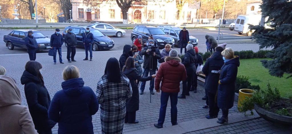 В Первомайске Николаевской области родители школьников протестовали против дистанционного обучения (ФОТО) 10