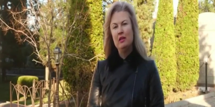 “Не собираемся совершать самоубийство”, – после третьей смерти в семье жена покойного мэра Кривого Рога записала видеообращение