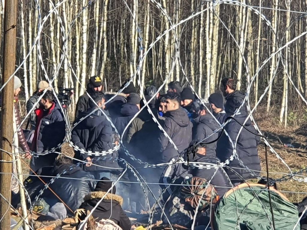 В Германии предлагают разместить в Украине мигрантов, скопившихся на границе Польши и Беларуси 2