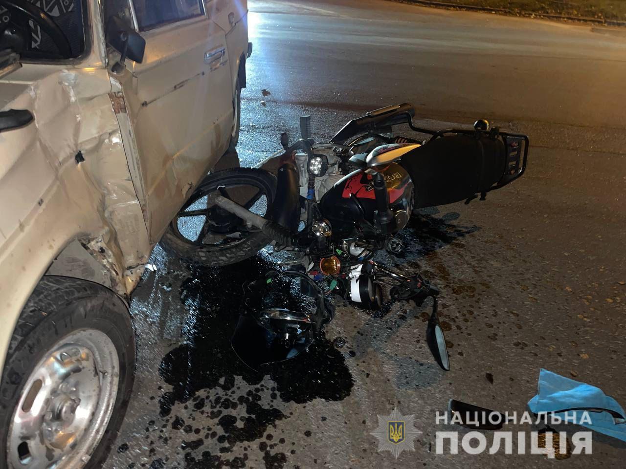 Смертельное ДТП в Николаеве. На перекрестке столкнулись ВАЗ и мотоцикл (ФОТОЩ
