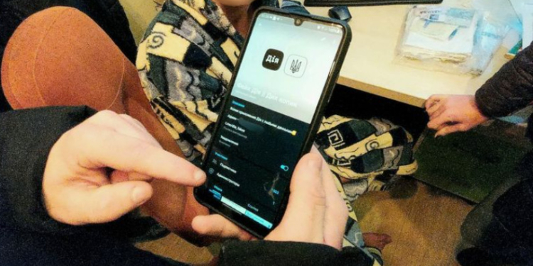 В Николаеве 15-летний подросток продал 1000 клиентам  фейковую Дію, чтобы подзаработать на ковид-сертификатах