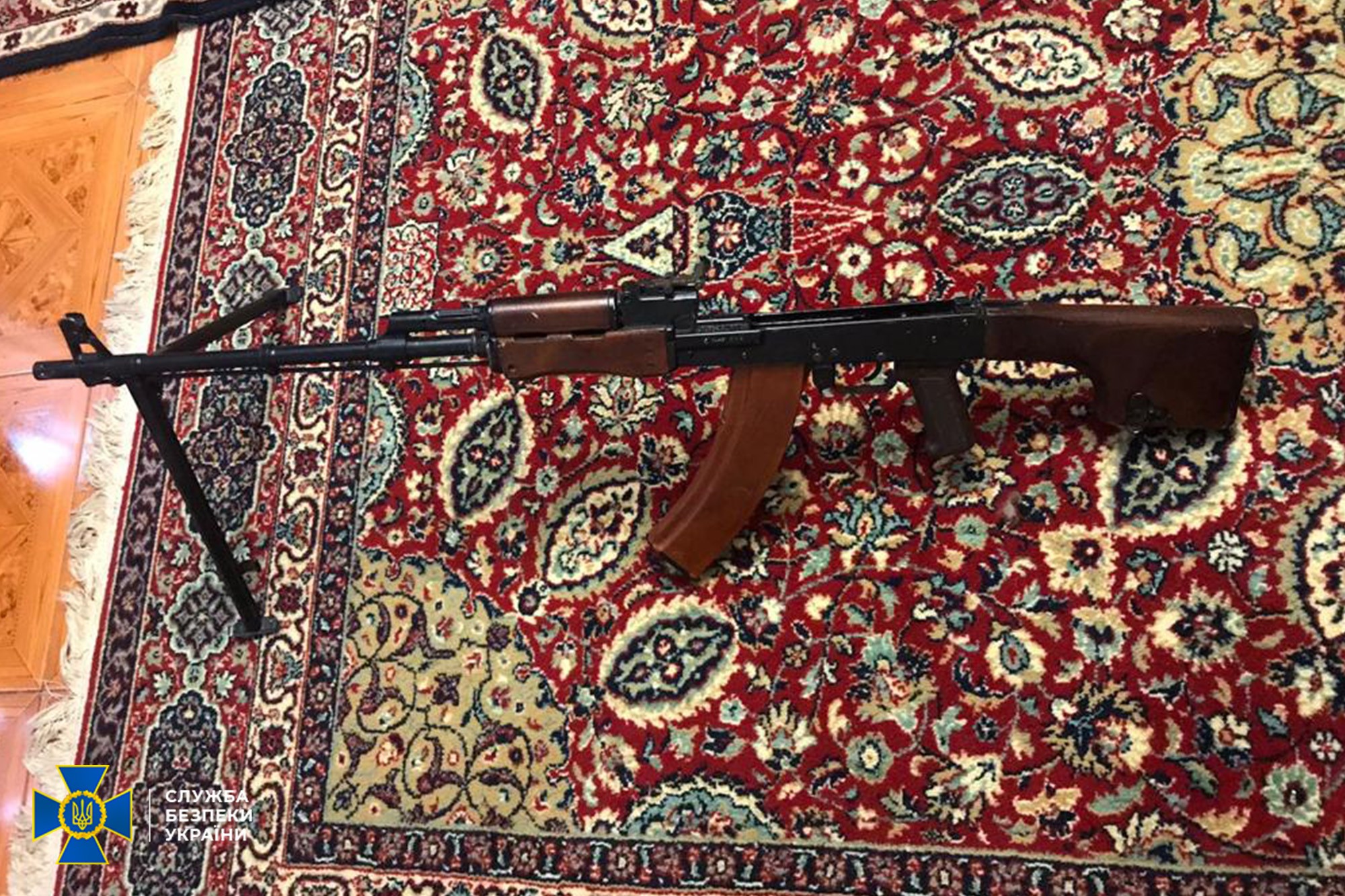 Рядом с границами с РФ и Беларусью СБУ обнаружило тайники с оружием – с гушителями и оптикой. И тепловизоры (ФОТО)