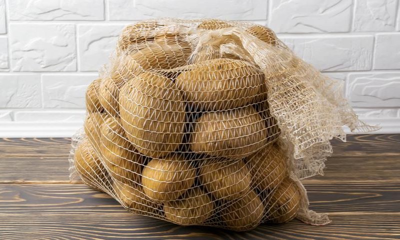 В Раде под креслом нардепа обнаружили 5 кг картошки