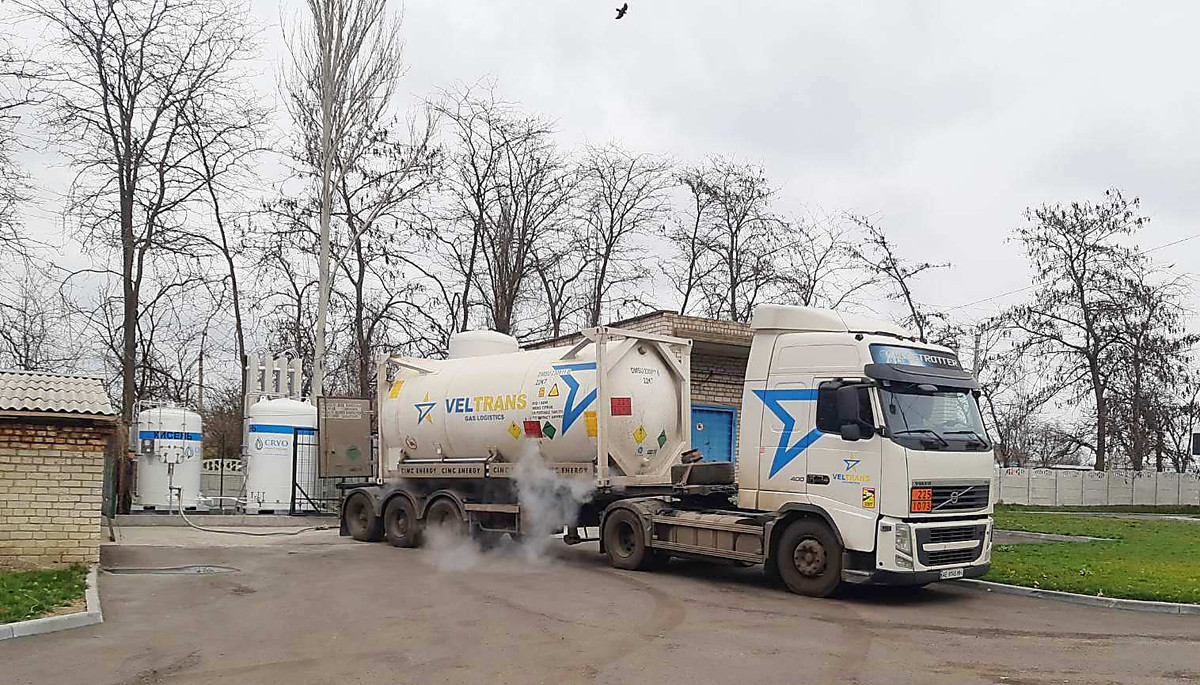 НГЗ установил третий криоцилиндр для кислорода в больнице №5 г.Николаева