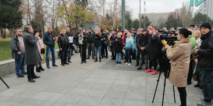 “Вас будут вешать на столбах”, – в Николаеве прошел митинг противников карантина и вакцинации (ФОТО и ВИДЕО)
