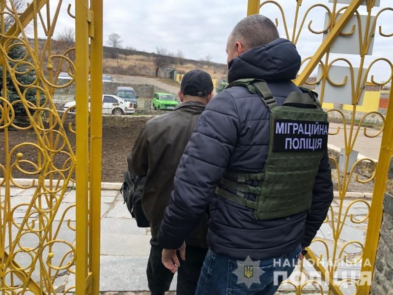 На свободу, но не в Украине. Из Николаева отправят в Молдову экс-заключенного (ФОТО)