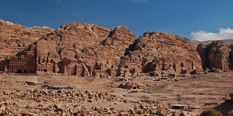 “Чудо инженерной мысли” древней цивилизации Петры собирало за день 50 млн.литров воды в пустыне