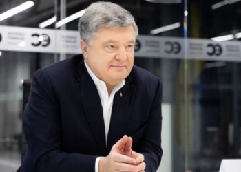 Порошенко “приятны” растущие рейтинги, но он еще не решил, пойдет ли в президенты второй раз