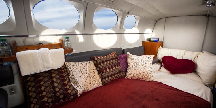 Познать друг друга на высоте. В США предлагают спецсамолет для секса в небе (ФОТО)