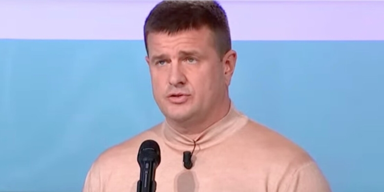 “Формула ковида” и ремонты по 11 млн., – Зеленский назвал Бурбу авантюристом и мелочным человеком