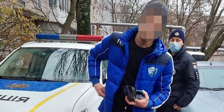 Чат-бот DrugHunters в Николаеве работает: задержали «закладчика» (ФОТО)