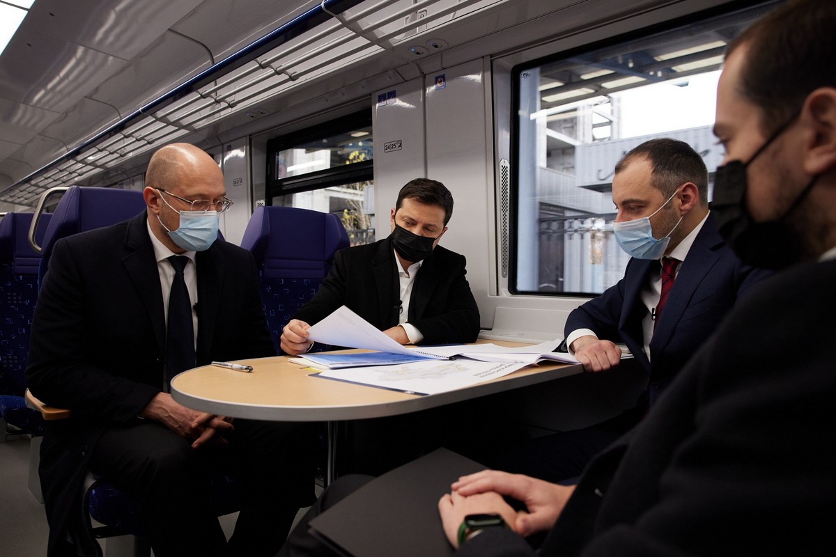 Большая стройка дошла до железной дороги. Откуда деньги, кто сколько заработает (ФОТО, ВИДЕО, ИНФОГРАФИКА)