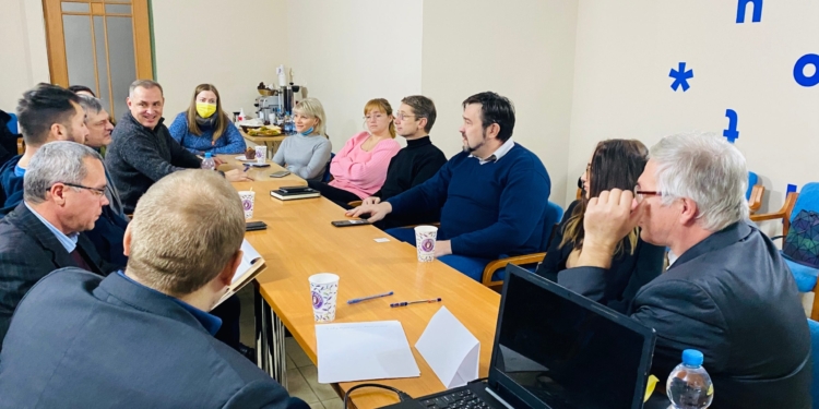 Почти 11% опрошенных жителей южной Украины лично сталкивались с подкупом на выборах – результаты презентованного в Николаеве опроса (ФОТО)