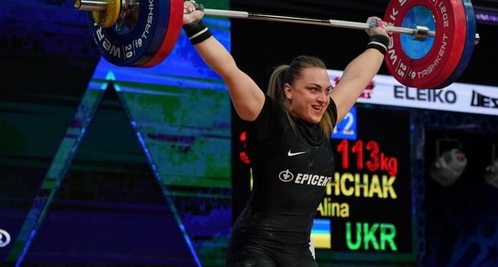 Украинка впервые завоевала сразу три «золота» чемпионата мира по тяжелой атлетике