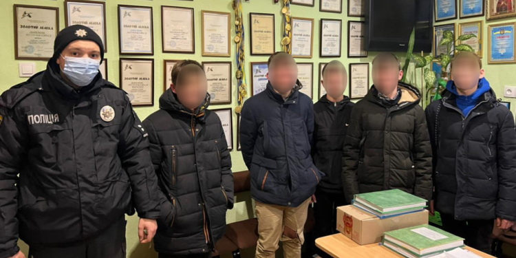 В Первомайском районе в течение нескольких часов разыскали несовершеннолетних беглецов из Березковского лицея