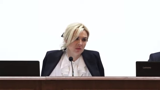 Глава Николаевского облсовета лишила экс-главу облсовета права слова