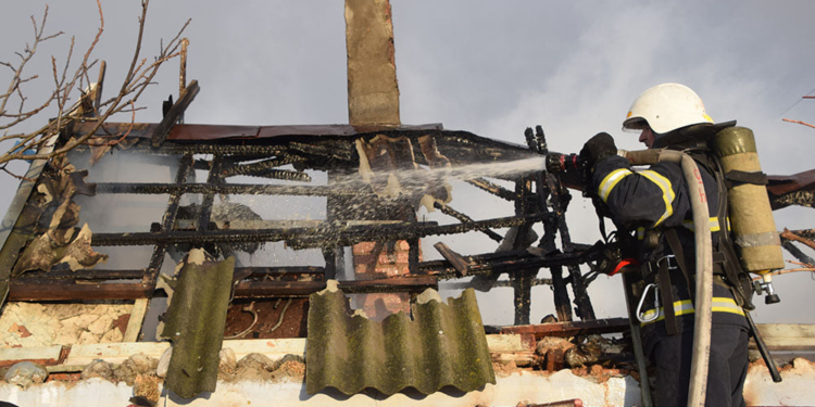 В Ракетном Урочище Николаева на пожаре погибла 46-летняя женщина (ФОТО, ВИДЕО)