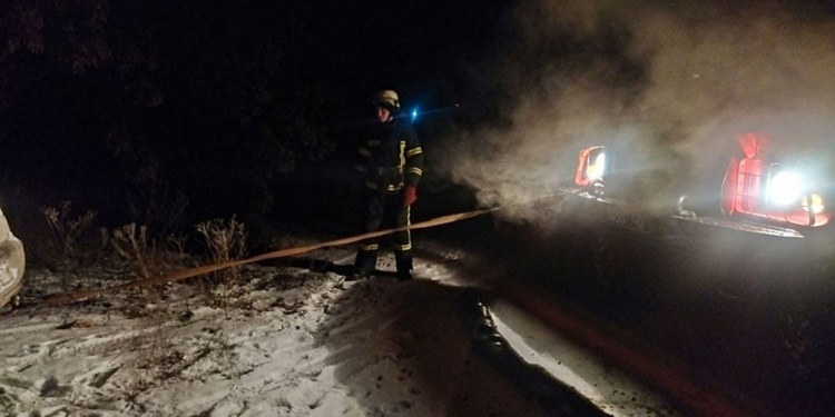 За вчерашний вечер спасатели Николаевщины дважды вытаскивали из снежных заносов автомобили