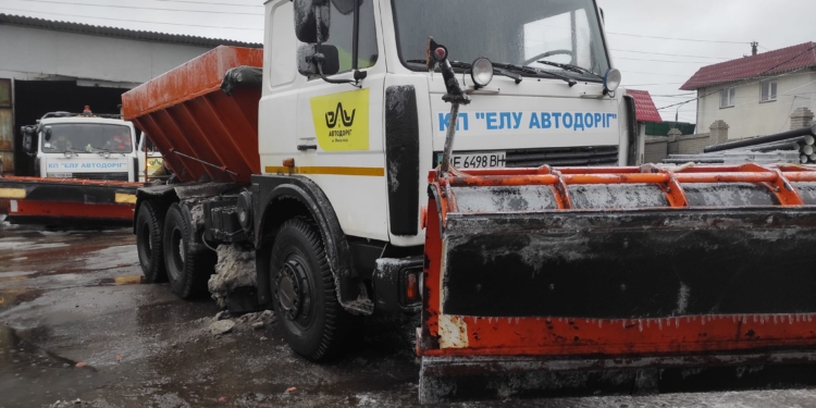 «ЭЛУ автодорог» Николаева заверяет: работает с ночи (ФОТО)