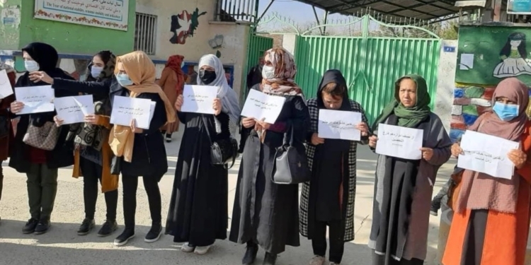 В Афганистане издали указ о правах женщин – ни об образовании, ни о работе там речи нет