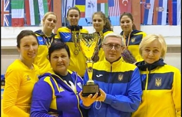 Украинские рапиристки добыли «золото» юниорского Кубка мира. И в этом есть заслуга Алины Полозюк из Николаева
