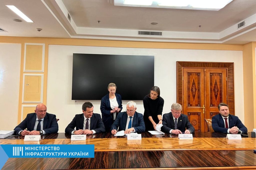 Подписан концессионный договор о передаче имущества николаевского порта «Ольвия» компании QTerminals Olvia (ФОТО) 1