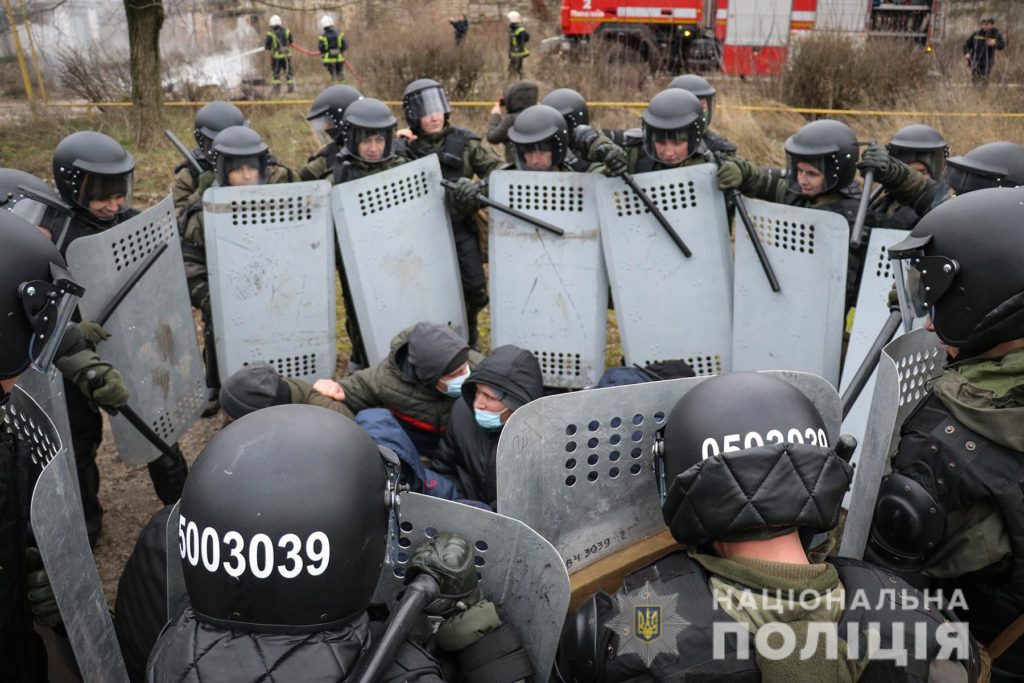 В Николаеве полиция и Нацгвардия учились пресекать массовые беспорядки (ФОТО) 20