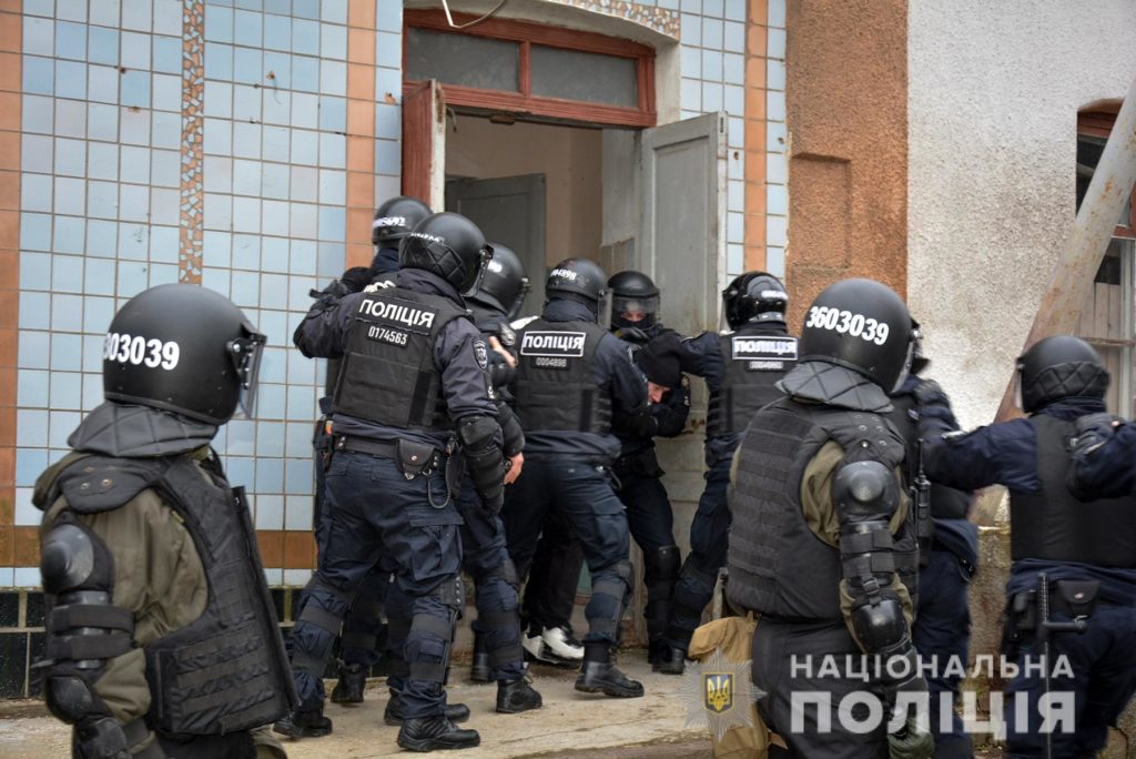 В Николаеве полиция и Нацгвардия учились пресекать массовые беспорядки (ФОТО) 22