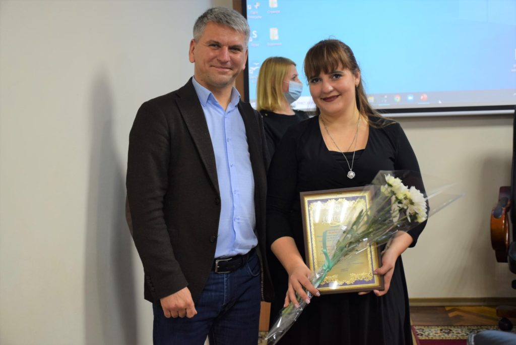 В Николаеве наградили победителей областного конкурса «Волонтер года – 2021» (ФОТО) 23