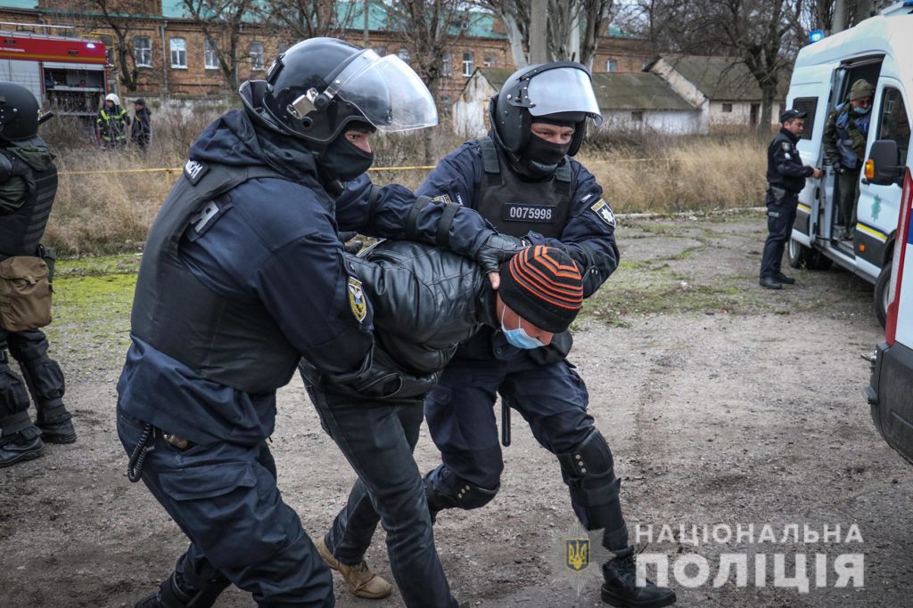 В Николаеве полиция и Нацгвардия учились пресекать массовые беспорядки (ФОТО) 24