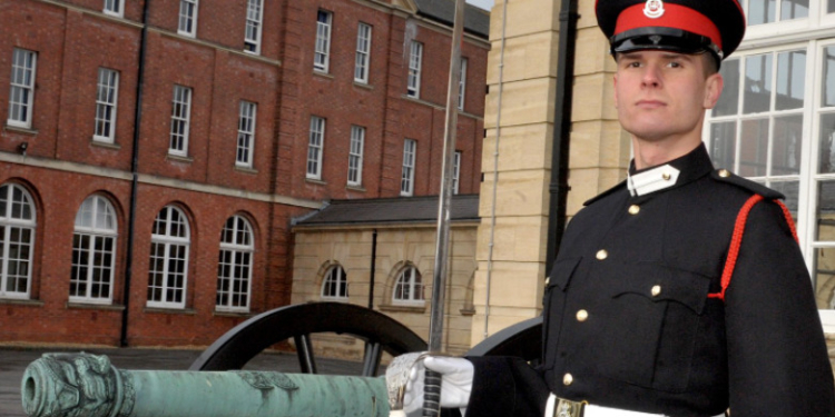 Украинец стал лучшим иностранным студентом британской Королевской военной академии